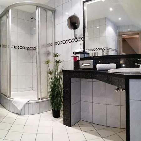 מלון Schieferhof